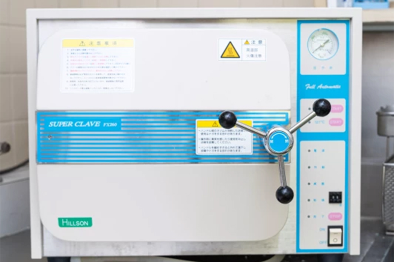 オートクレーブ(高圧蒸気滅菌器)